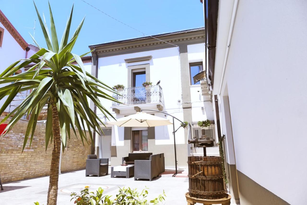 Dimora Del Vasto Bed and Breakfast Εξωτερικό φωτογραφία